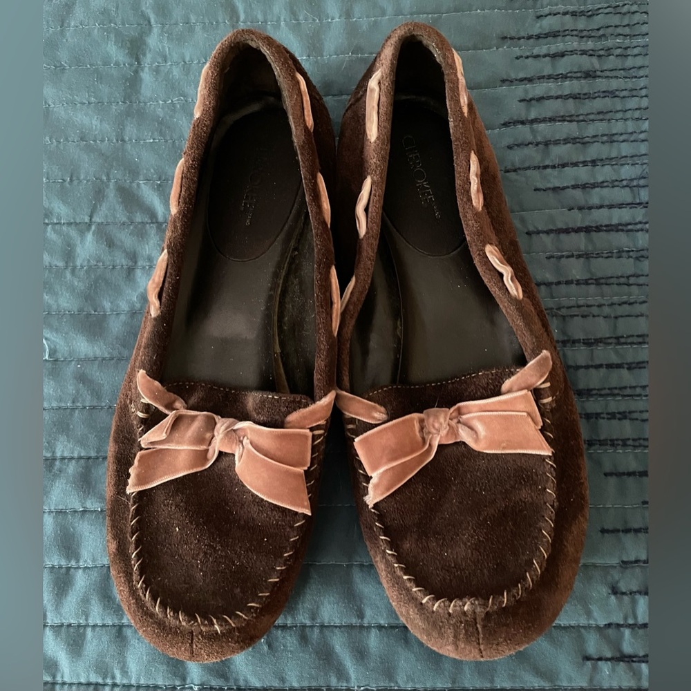 Adorable brown 🤎 & pink 🩷 slip on loafers for work or weekend